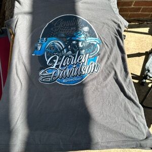 Women’s Size Medium TShirt